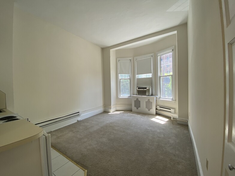 Building Photo - 1223 Beacon St