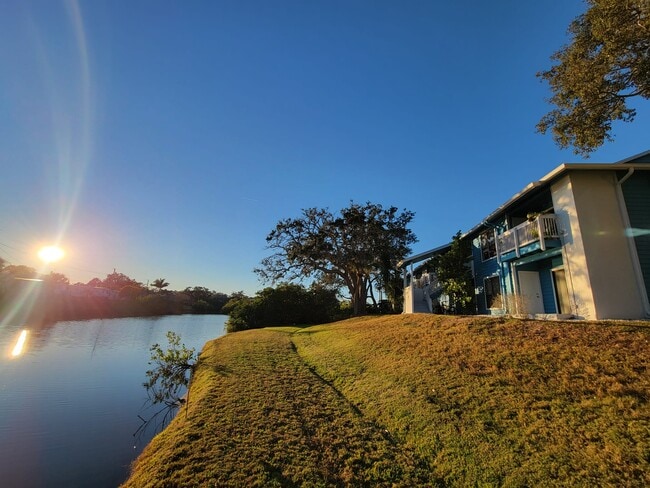 Building Photo - 455 US-19 ALT