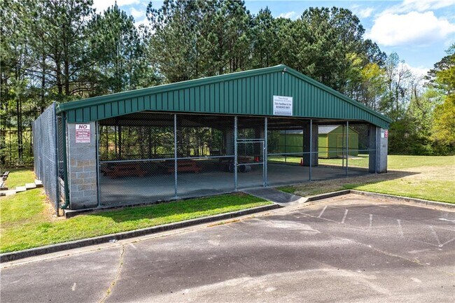 Building Photo - 1098 Village Creek