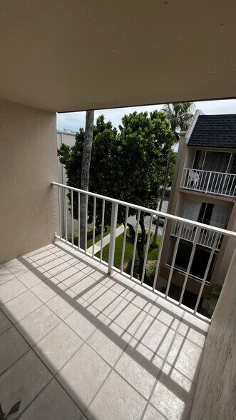 Building Photo - 7735 SW 86th St