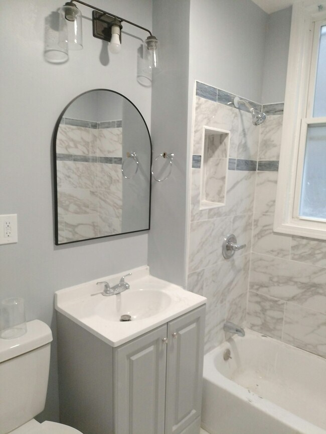 Building Photo - 6219 S Wood St