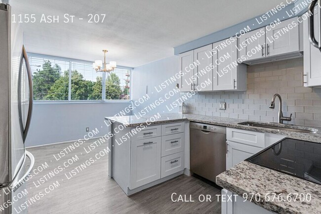 Building Photo - Condo near Congress Park!