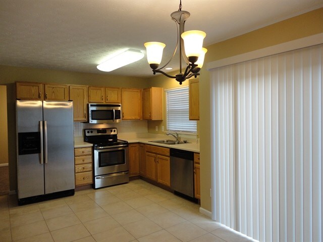 Building Photo - 1441 Scenic River Dr