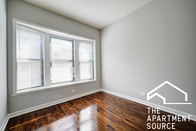 Building Photo - 1313 W Leland Ave