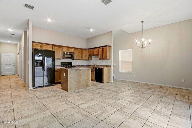 Building Photo - 714 HC Gilbert Minjares Dr