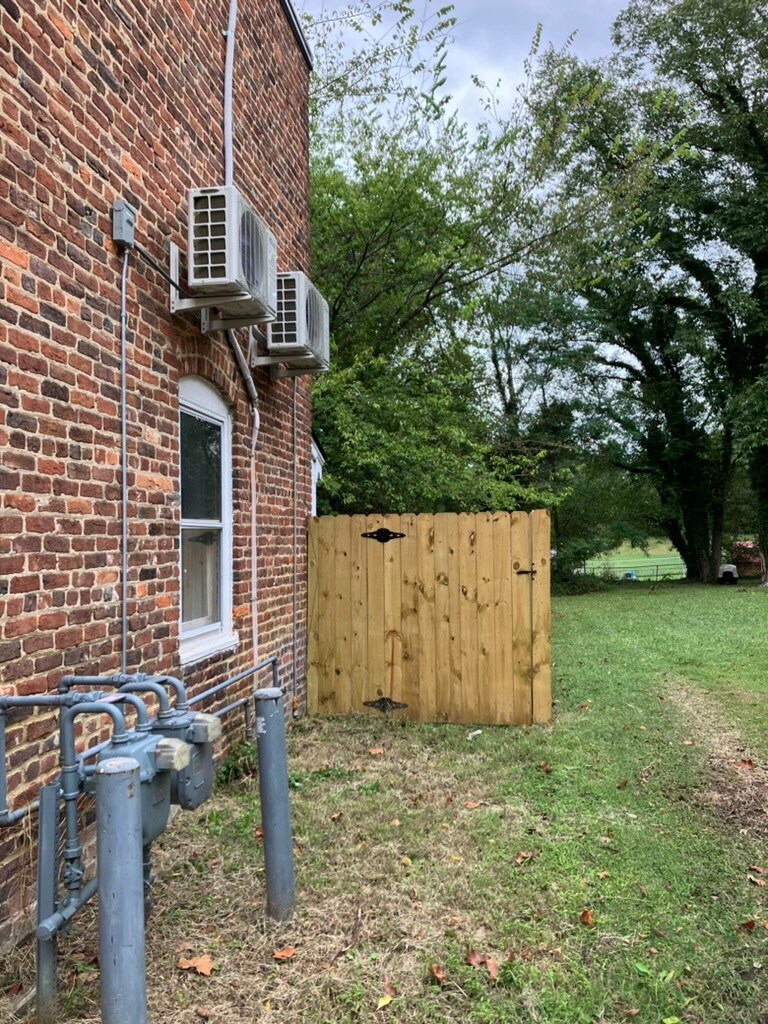 Building Photo - 659 Pegram St