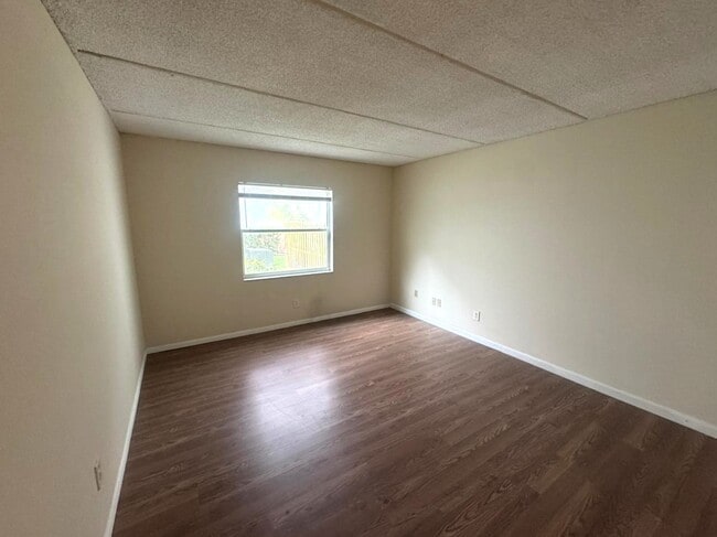 Building Photo - 2836 Somerset Park Dr