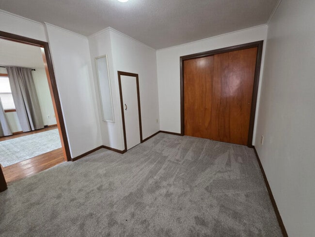 Building Photo - 120 N Iowa Ave