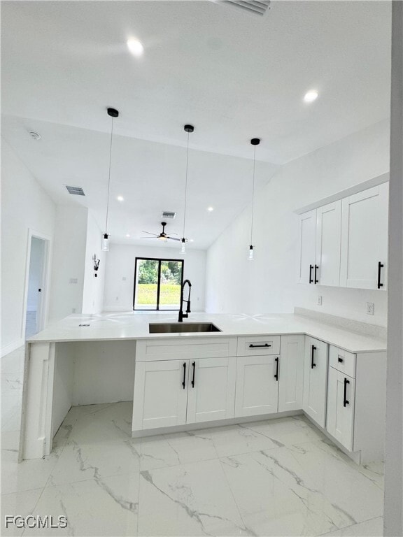 Building Photo - 670 Chemstrand St E