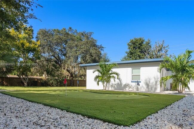 Building Photo - 4255 Wee St