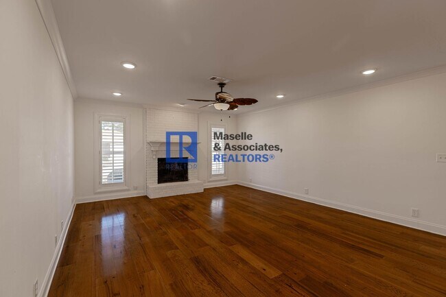 Building Photo - 2 Bed/2 Bath Townhouse in Brandon