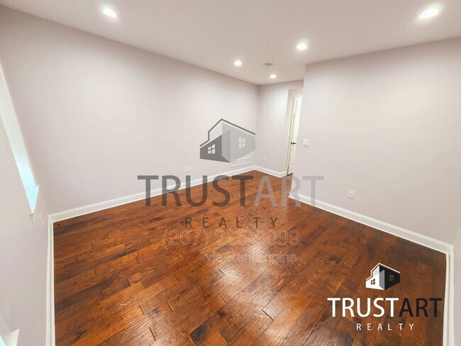 Building Photo - 2225 N Hancock St