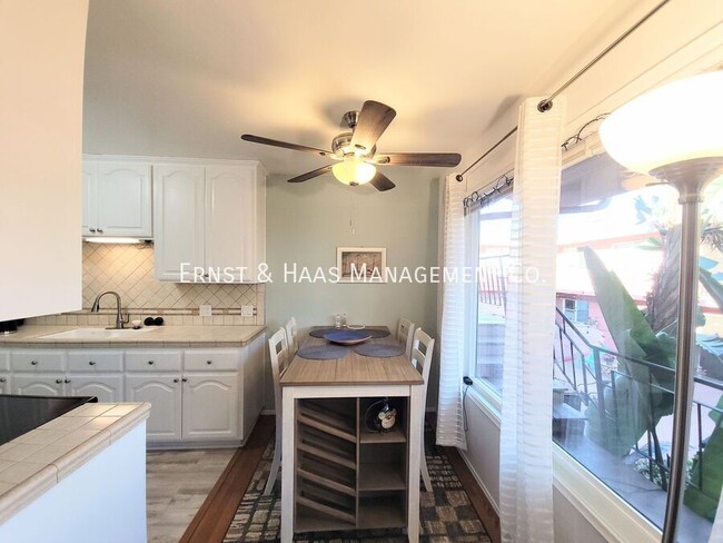 Building Photo - Charming 1 Bedroom Condo Steps From the Oc...