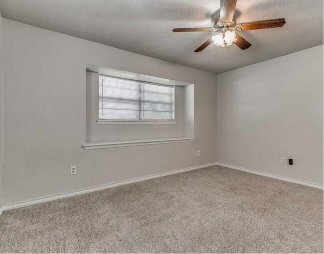 Building Photo - 309 Kimberly Ln