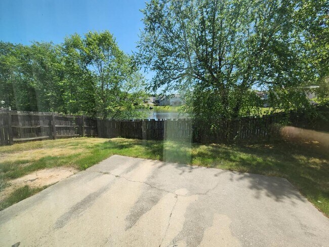 Building Photo - 1594 Overview Cir SW