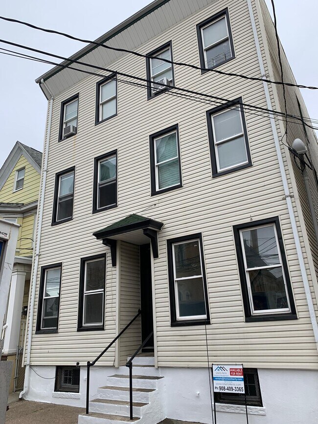 Building Photo - 224 Ripley Pl