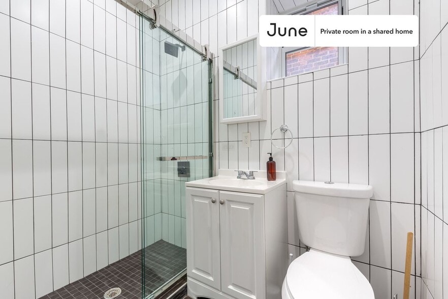 Building Photo - Room in Shared 4 bed/2 bath home in Bedford-Stuyvesant