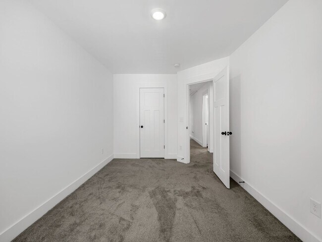 Building Photo - 476 Mill Park Way