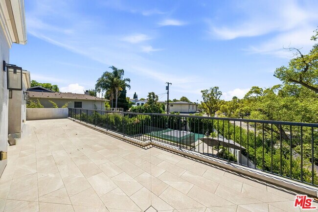 Building Photo - 9206 Monte Mar Dr