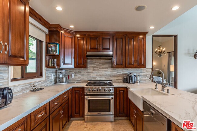Building Photo - 3775 Puerco Canyon Rd
