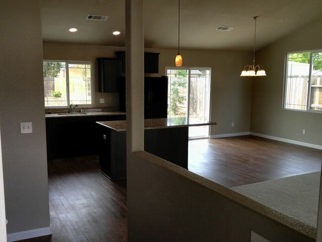 Building Photo - 7172 Landcaster Ct