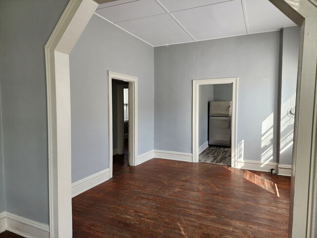 Building Photo - 312 McRae St