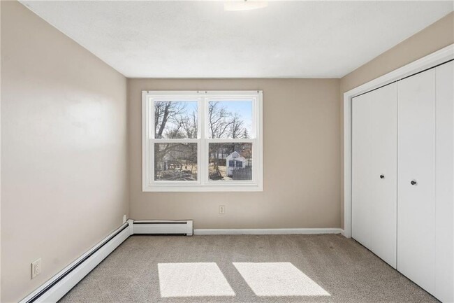 Building Photo - 10 Henry St