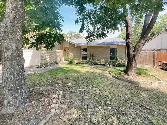 Building Photo - 6102 Lakecrest Dr