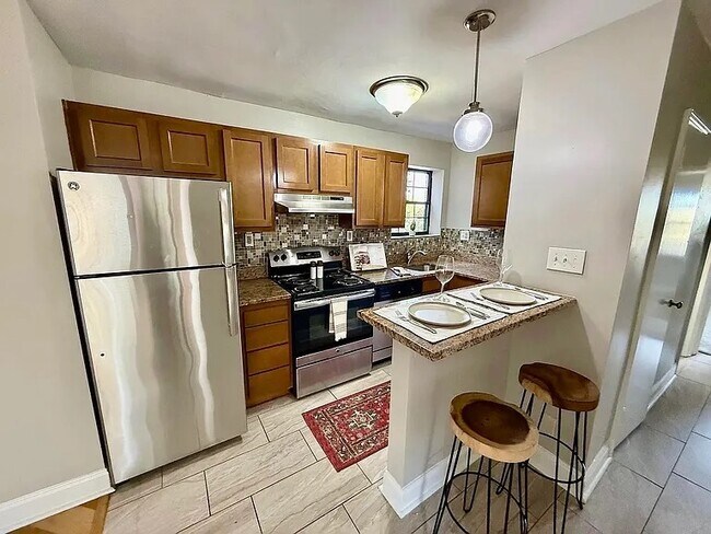 Interior Photo - WINSTON APARTMENTS -- 022