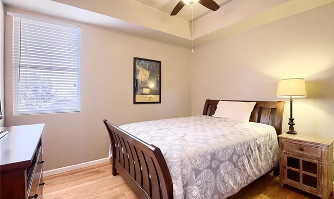 Building Photo - 15 E Agate Ave