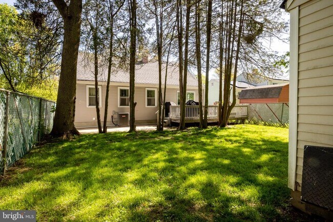 Building Photo - 21 Dixmont Ave