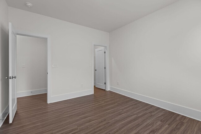 Building Photo - Gorgeous New Construction!  Updated Kitche...