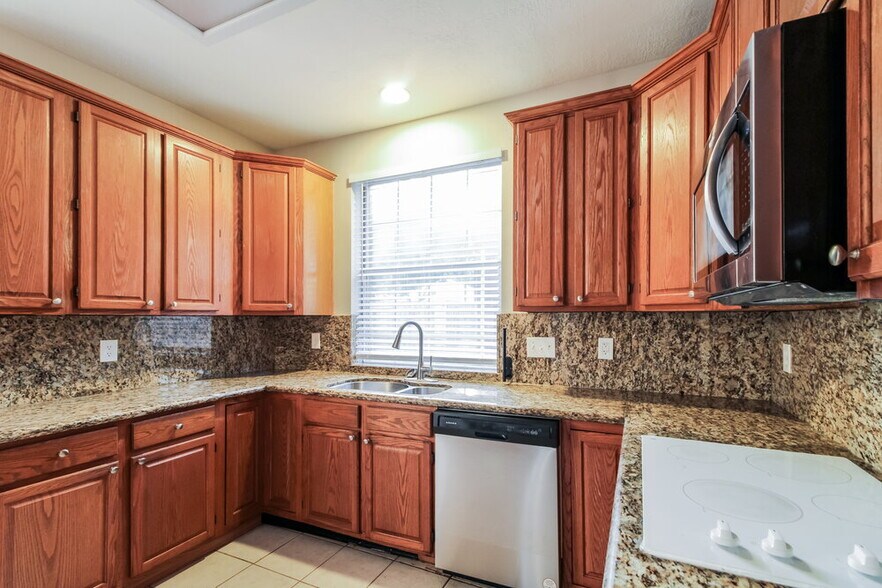 Building Photo - 13706 Midfield Glen Ct