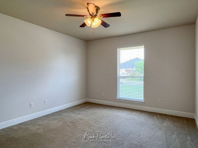Building Photo - 2080 Stennis Dr