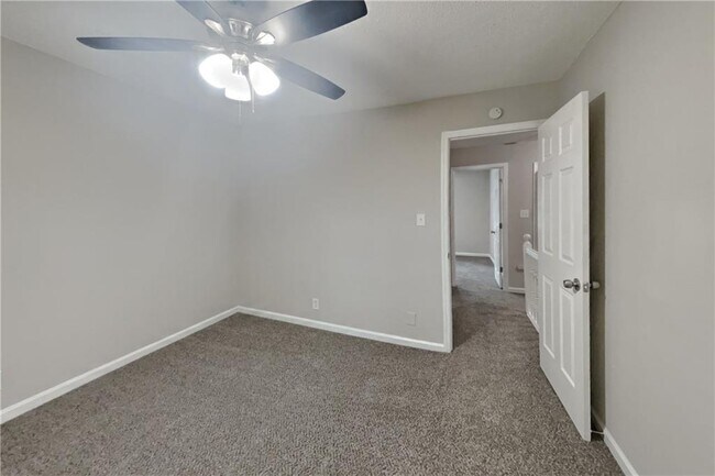 Building Photo - 3331 Hansen Way