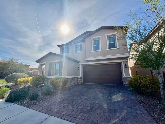 Building Photo - Nice two-story single-family home