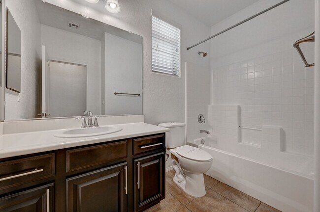 Building Photo - Lantern Gardens