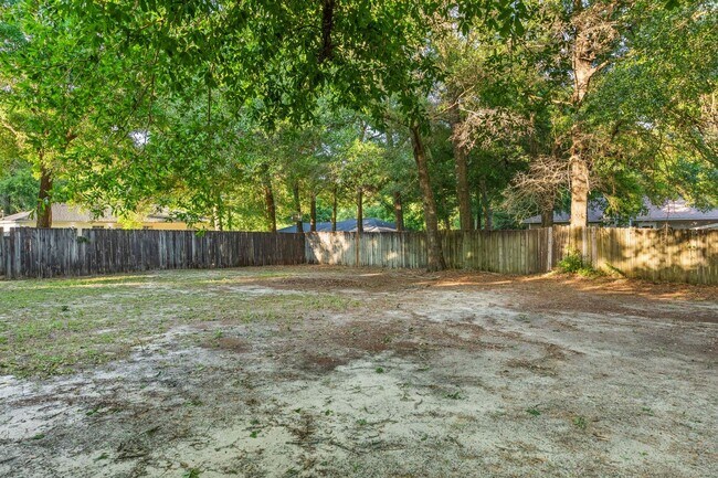 Building Photo - 502 Hyde Park Dr