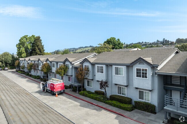 exterior - Julius Manor