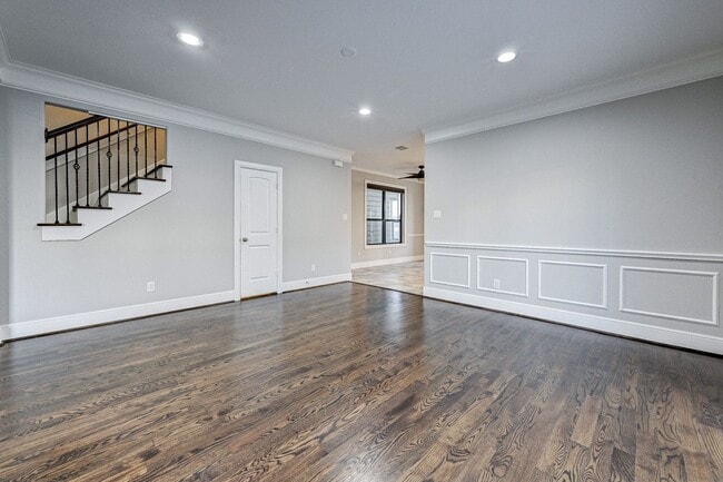 Building Photo - Charming 3-Bedroom Home with Modern Amenit...
