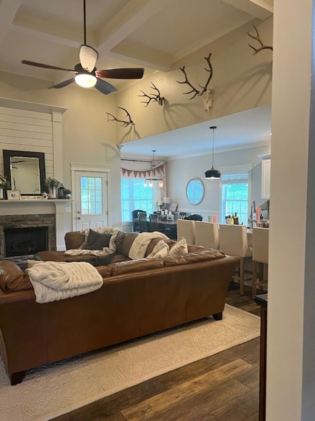 Building Photo - BEAUTIFUL HOME MINUTES FROM HARRISON BAY S...