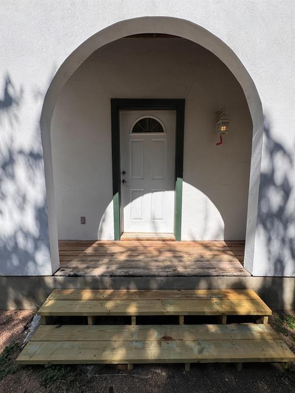 Building Photo - 201 W 33rd St