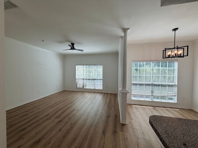 Building Photo - 7800 Point Meadows Dr