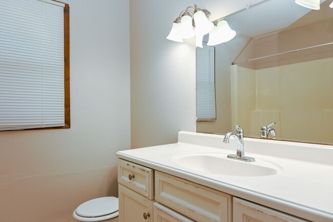 Building Photo - Kimball Duplex 2