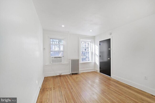 Primary Photo - 1430 A St SE