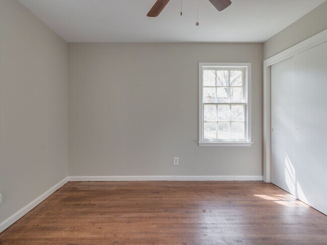 Building Photo - Completely redone luxury 3 bedroom rental ...