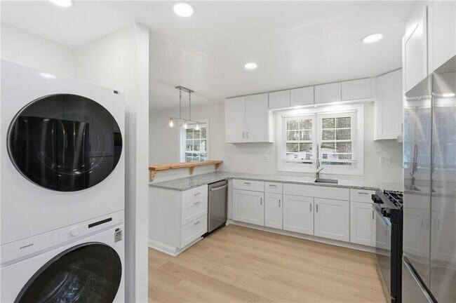 Building Photo - 2281 Polar Rock Ave SW