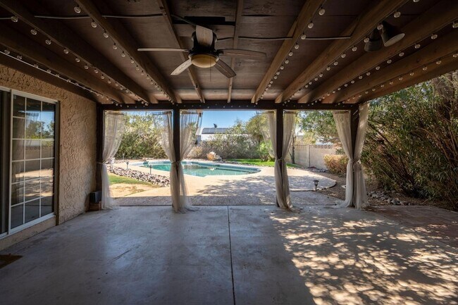 Building Photo - 14237 N 34th Way