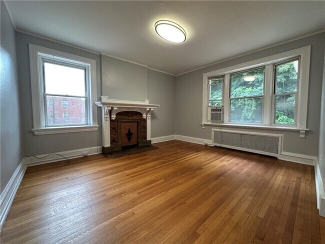 Building Photo - 5336 Fifth Avenue Unit 4