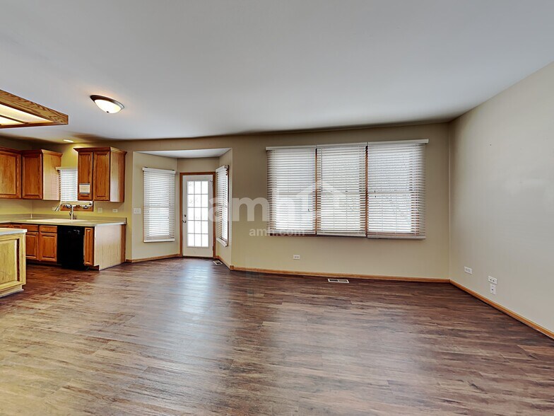 Building Photo - 25021 Vermette Rd